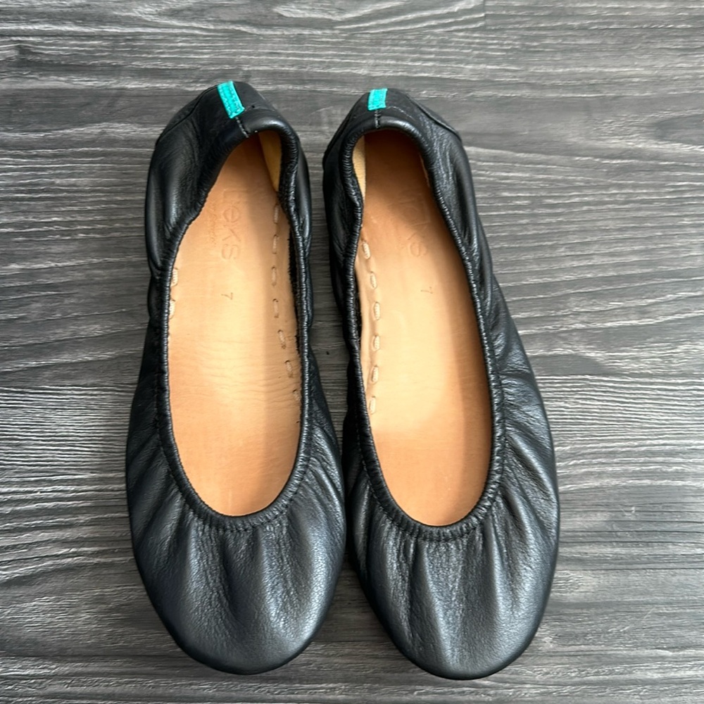 Tieks black flats size 7 EUC